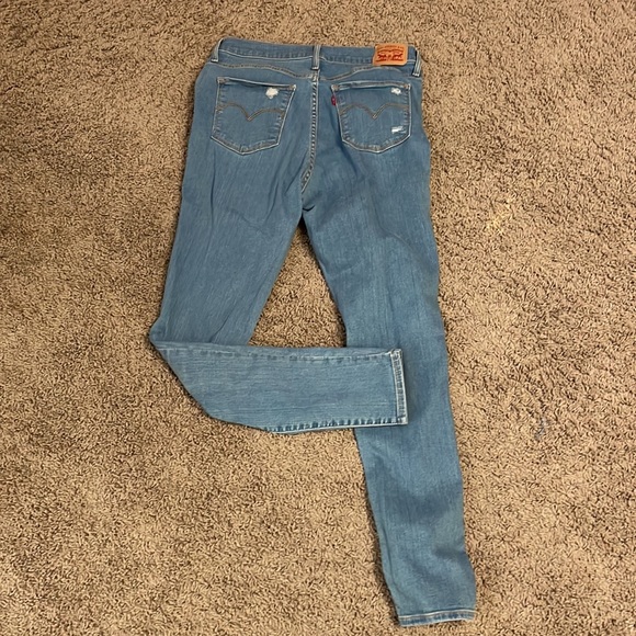 Levi’s 720 super high rise skinny jean. Size 31 - Picture 4 of 4